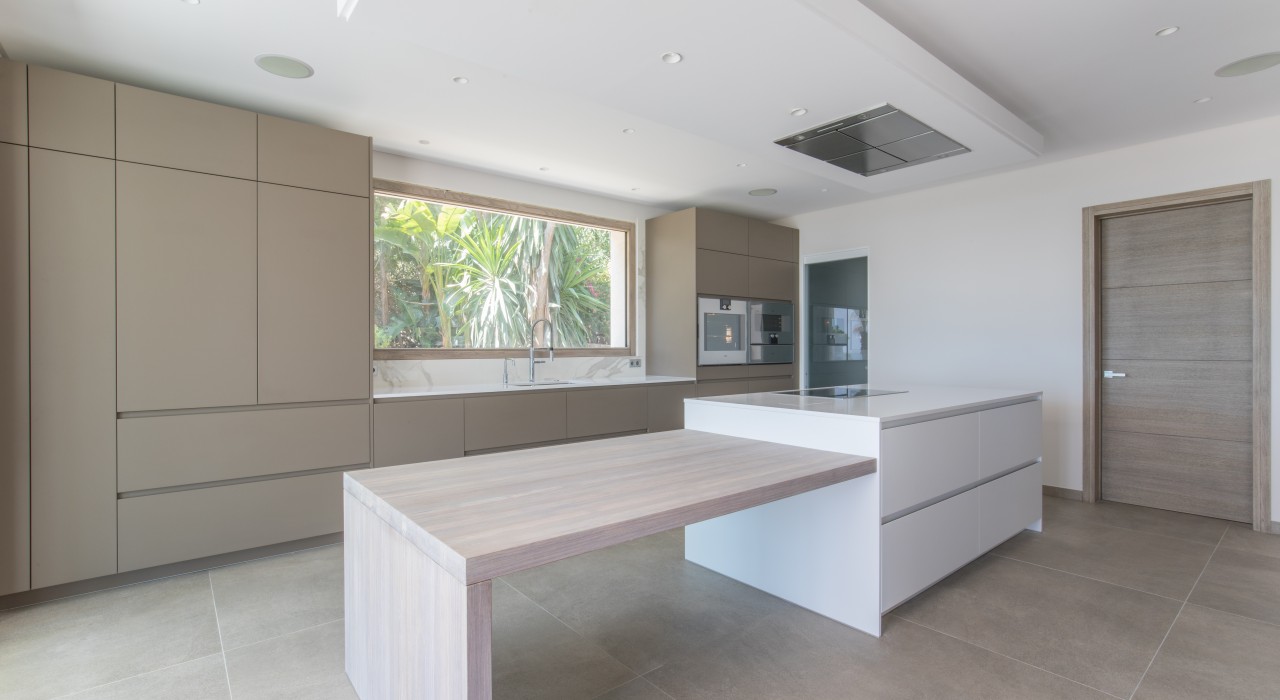 Kitchen with a separate walk in pantry