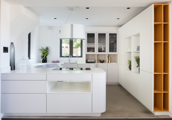  Arctic White and Silver Oak melamine concept kitchen