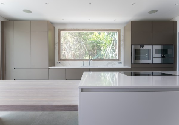 Silestone Iconic white 20mm polished kitchen worktops