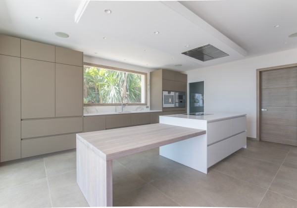 Kitchen with a separate walk in pantry