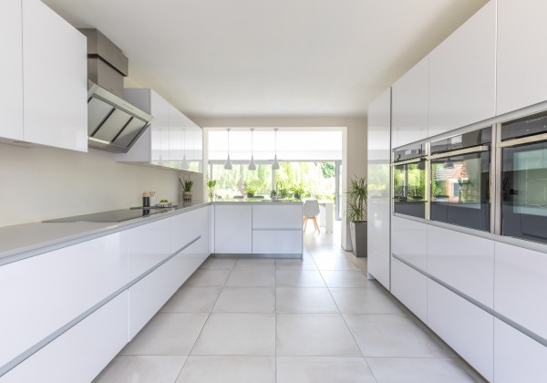 Porcelain tiled kitchen floor