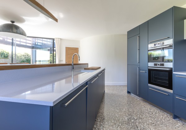 Blue & white kitchen